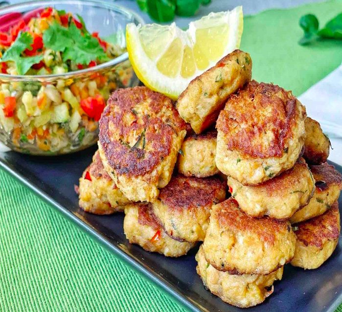 Recipe: Tuna Cakes + Chopped Salad
